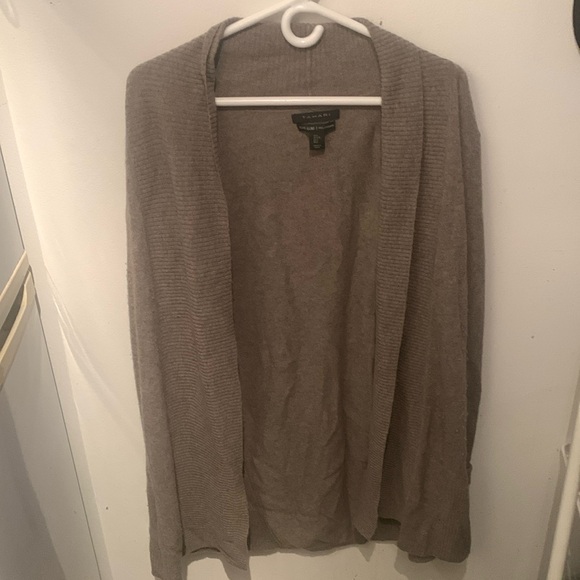 Stunning Pure Luxe 100% Cashmere shall from Tahari SZ L 🔥 - Picture 1 of 9